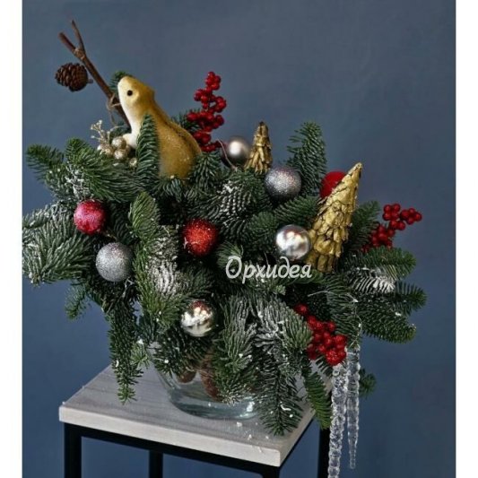 Цветочная композиция " Новогоднее чудо "
